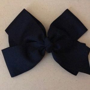 Navy blue medium-size bow